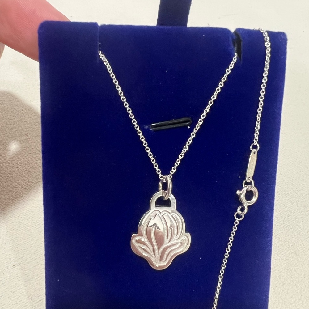Tiffany & Co. sterling silver Tulip Flower pendant necklace